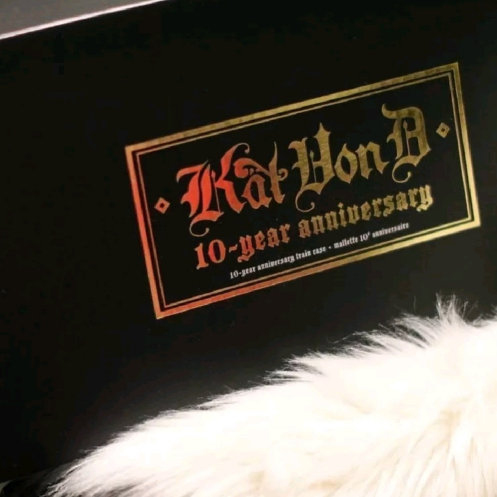 KAT VON D 10th ANNIVERSARY TRAIN CASE
